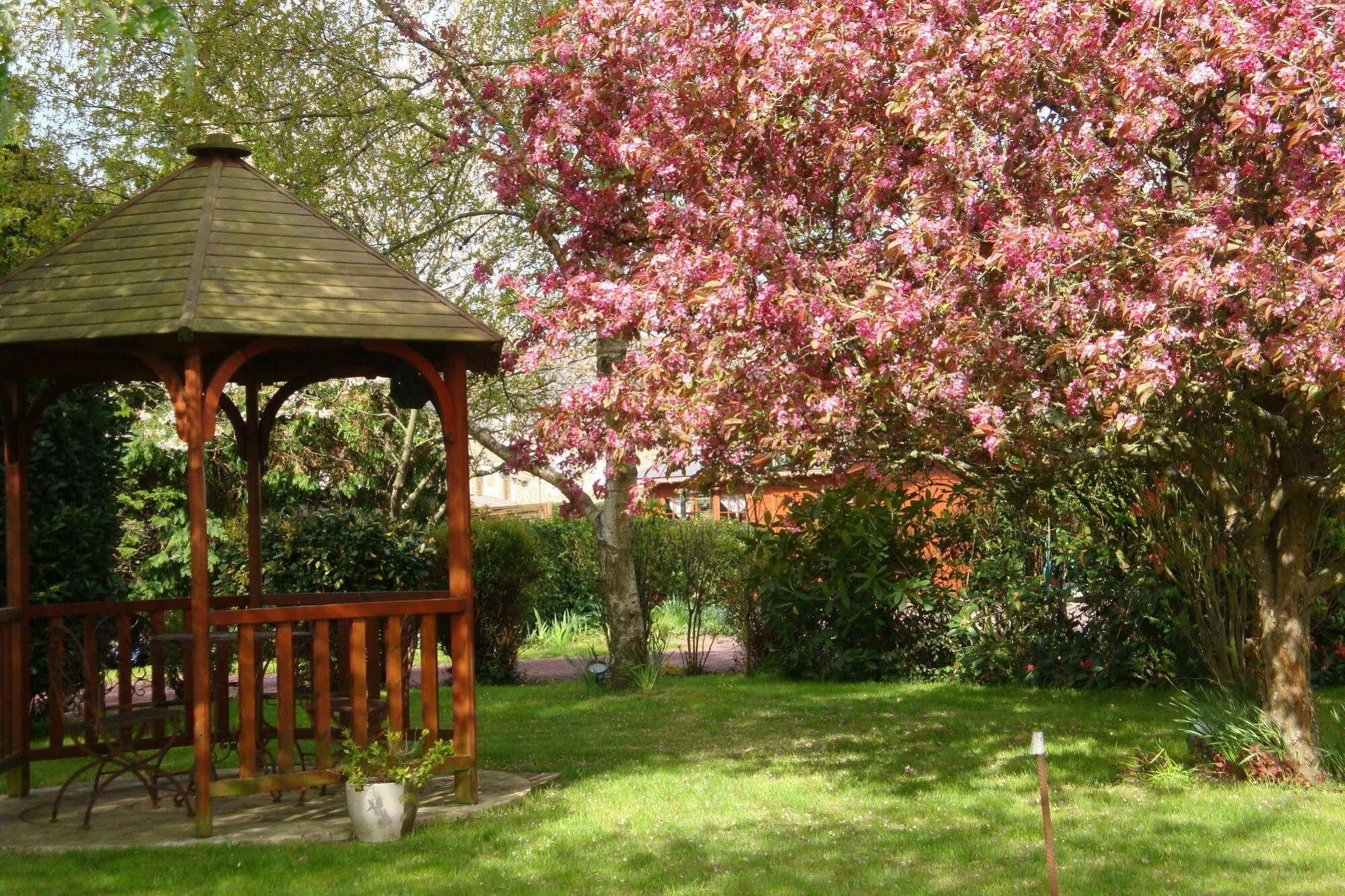 Tremereuc Au Jardin D'Eloise Bed & Breakfast エクステリア 写真